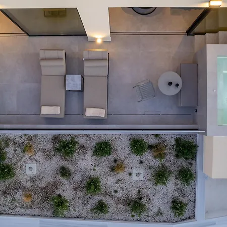 Almos 아르고스톨리온